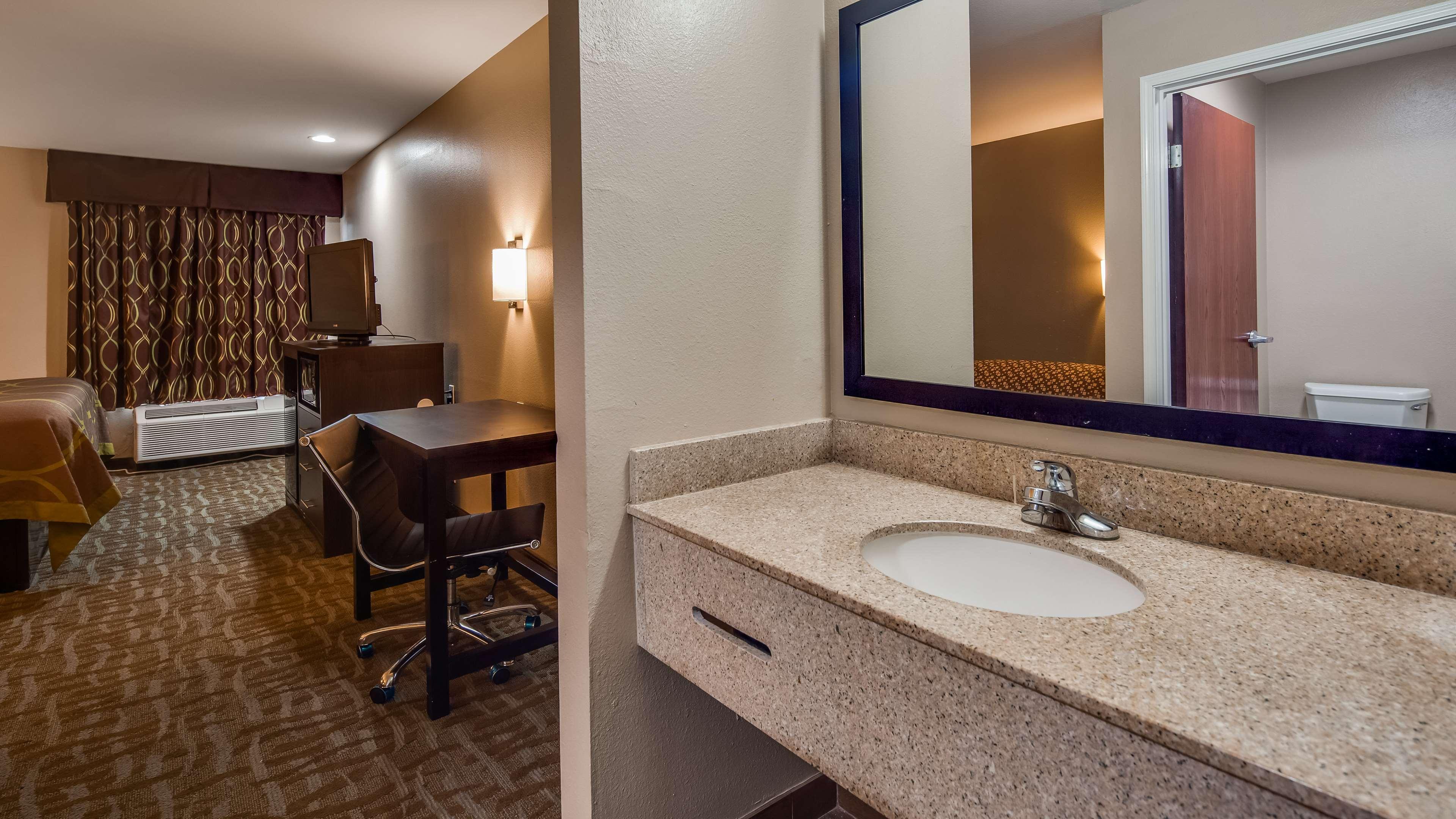 Surestay Hotel By Best Western Alexandria Airport Bagian luar foto