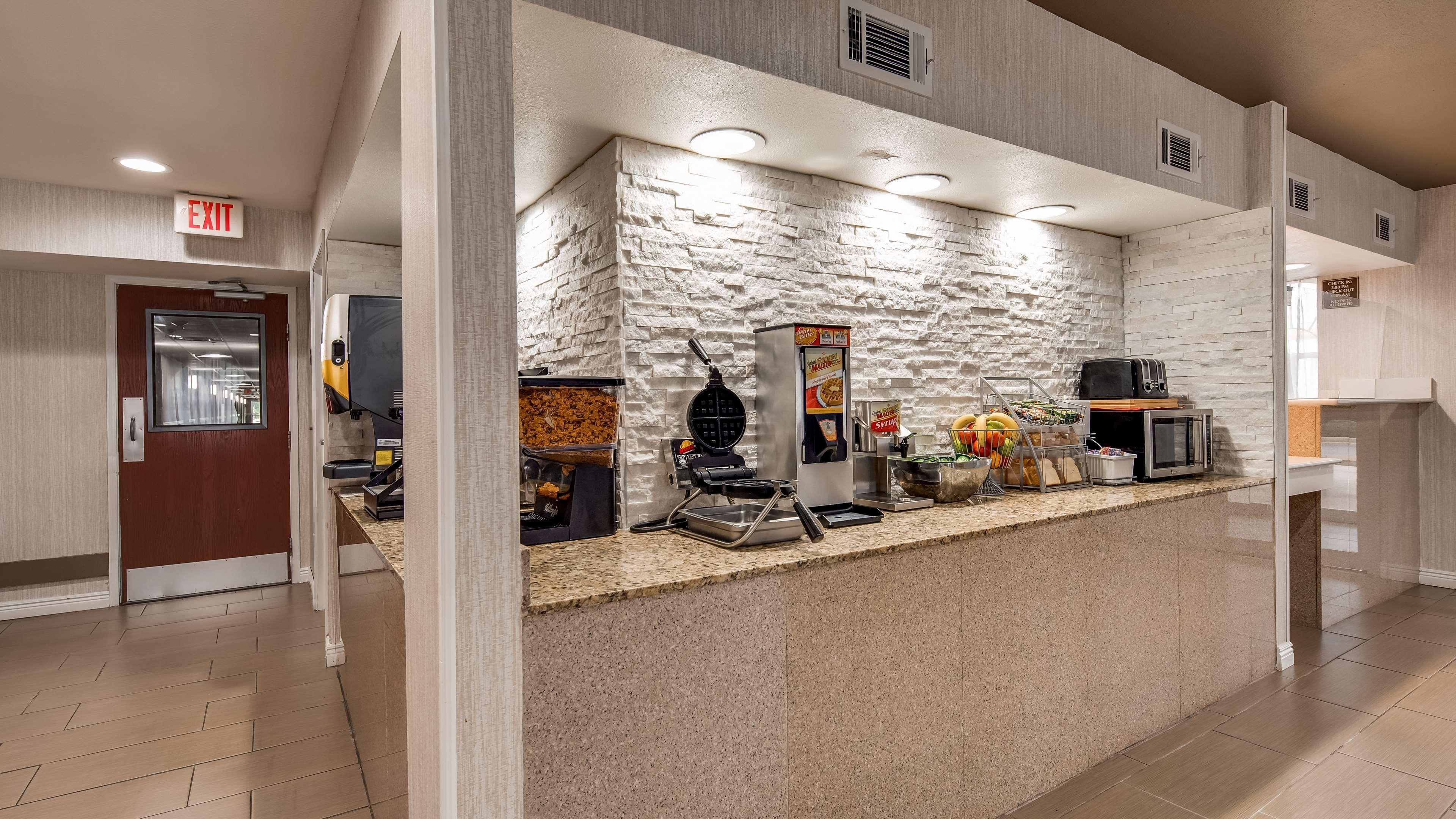 Surestay Hotel By Best Western Alexandria Airport Bagian luar foto