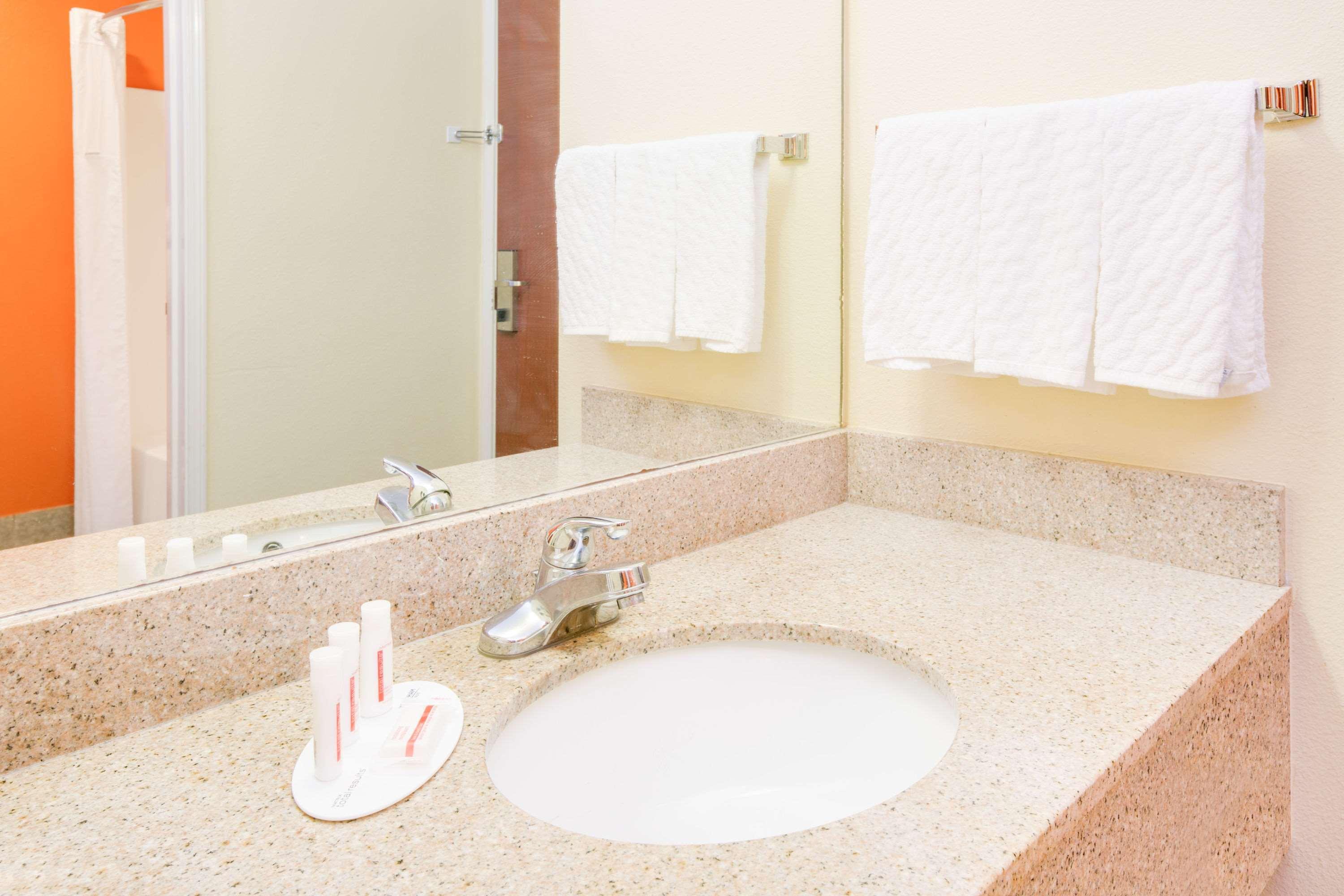 Surestay Hotel By Best Western Alexandria Airport Bagian luar foto