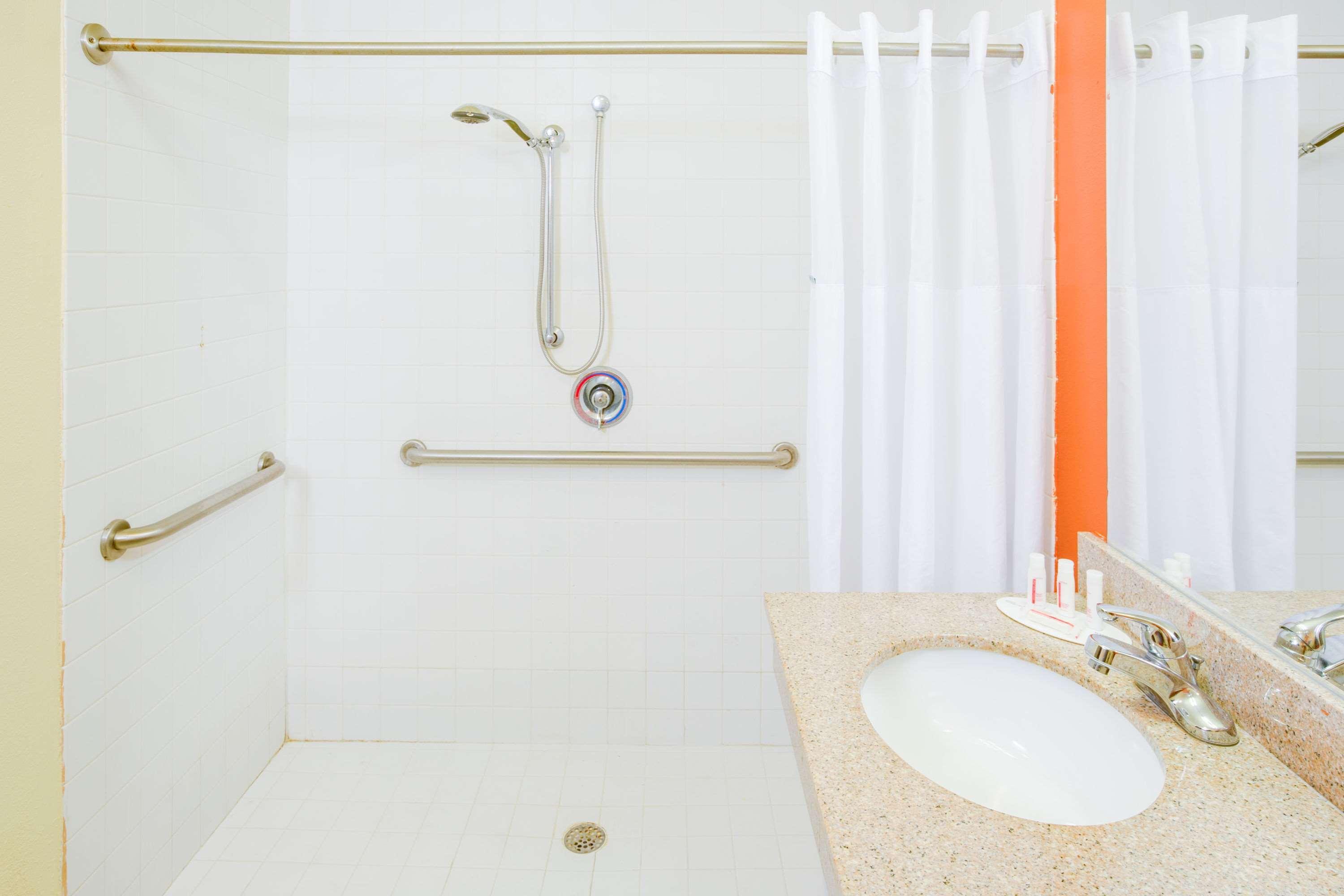 Surestay Hotel By Best Western Alexandria Airport Bagian luar foto